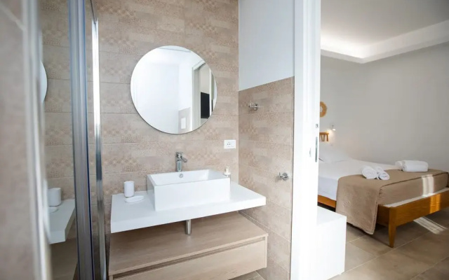 IzzHome Bella Vita Apartment