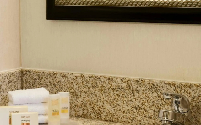 Courtyard by Marriott Houston Hobby Airport