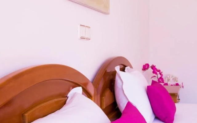 Elegance Hotel