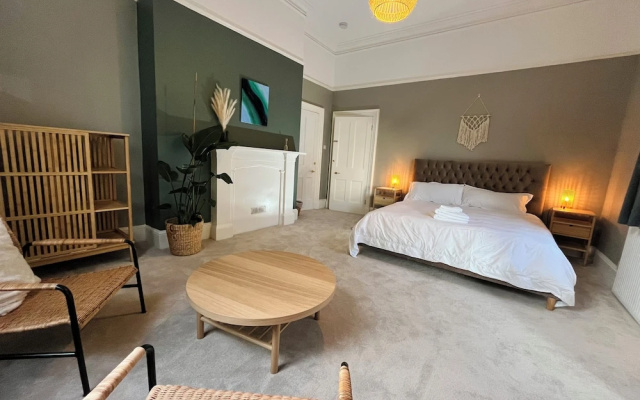 Mossley Hill Retreat