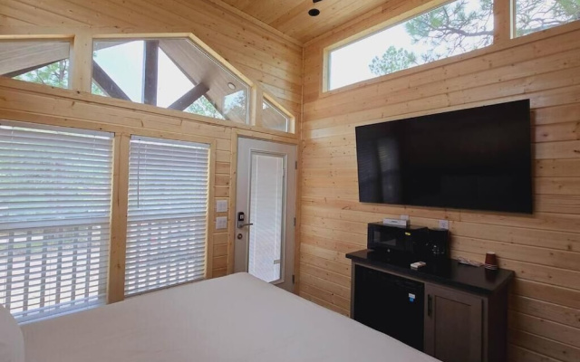 Luxury Cabin with Forest View 6B