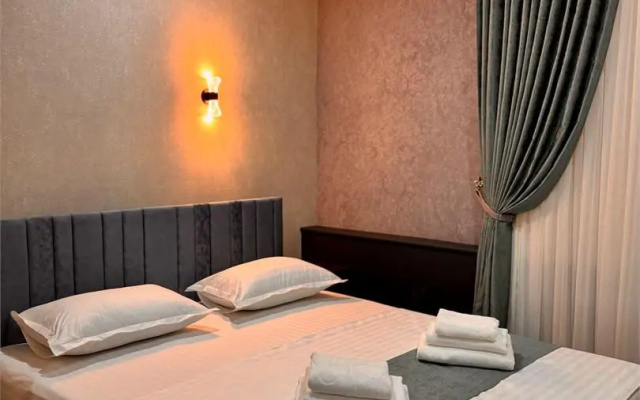 Mehran Hostel (Мехран)