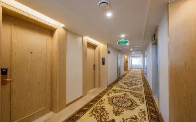 Vienna International Hotel (Xinyang High Speed Rail East Station Branch)