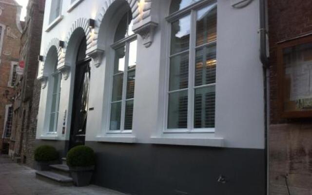 Отель B&B De Bornedrager вид на фасад