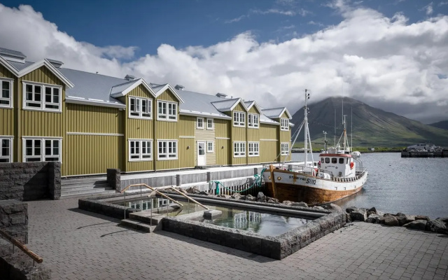 Отель Sigló by Keahotels