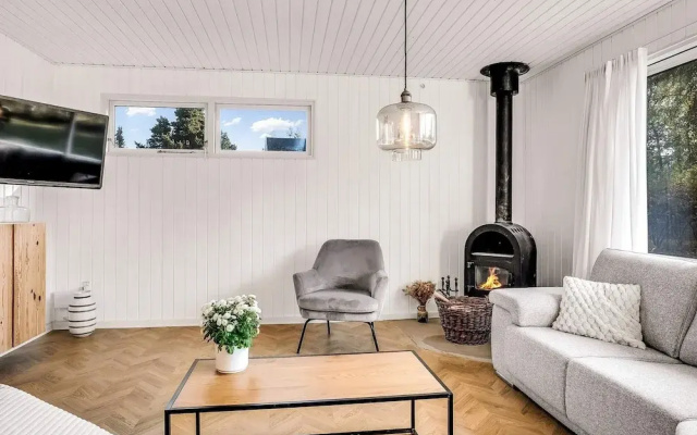 6 Person Holiday Home in Vaeggerlose
