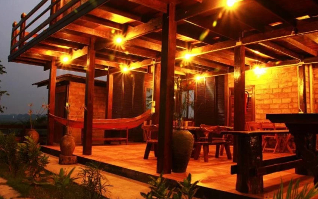 Bangplamo River View Resort