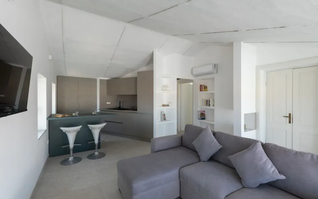 Romantic Apartment With Terrace by Wonderful Italy