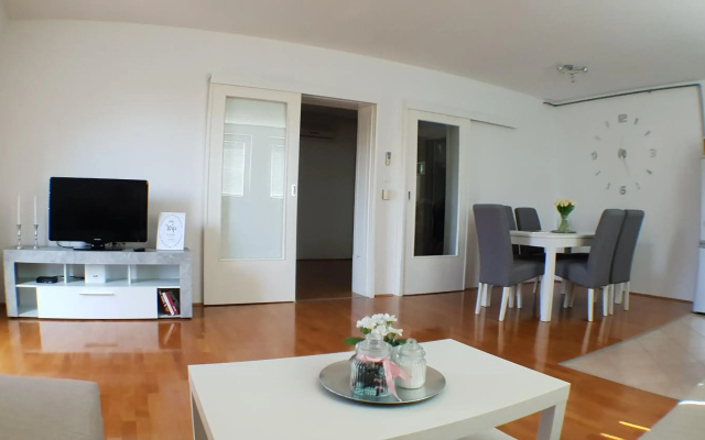 Apartment D&T