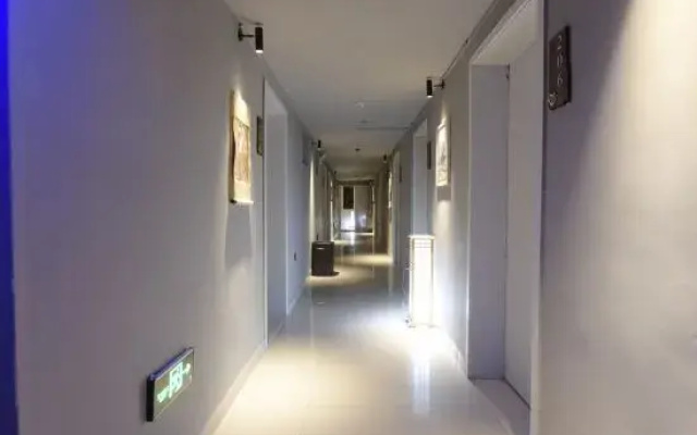 Changqiu International Youth Hostel (Shanghai Hongqiao International Exhibition Center)