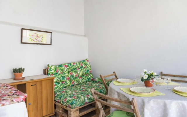 2 Bedroom house and Garden Lounge