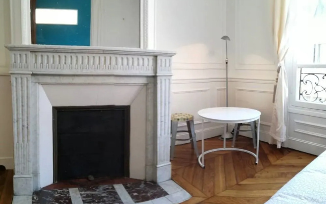 Appartement 2-chalgrin Paris