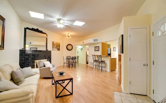 Comfy Albuquerque Townhome < 6 Mi to Downtown