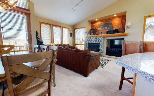 Snowcreek #991 3 Bedroom Condo