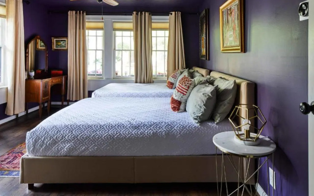 Apt2 Edenbrae - Walkable Southern Gothic Mansion