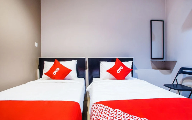 Super OYO 44097 Avatarr Hotel