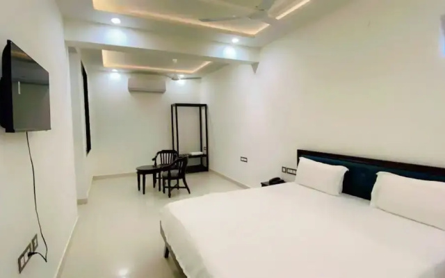 Hotel Giriraj Palace