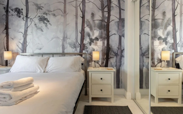 Stunning Clifton Flat in Amazing Central Location