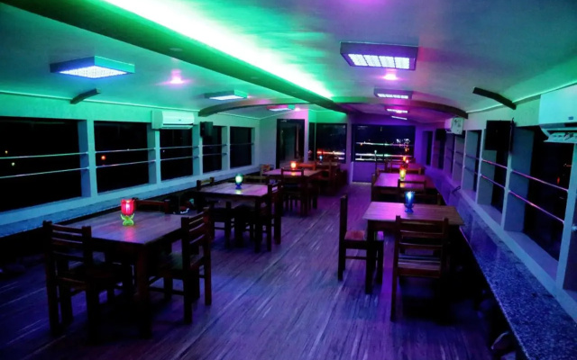 Harmony Houseboats