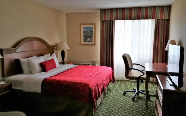 Mystic River Hotel & Suites