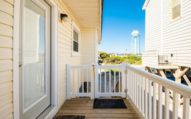Lisa Lu by Oak Island Accommodations