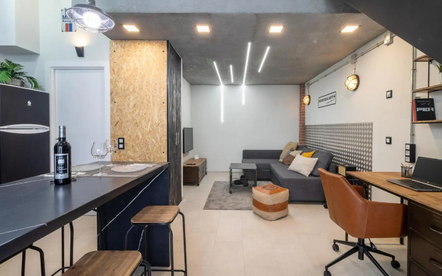 Flatguest Industrial Loft by Marina Suites - SCOOTERS - WIFI