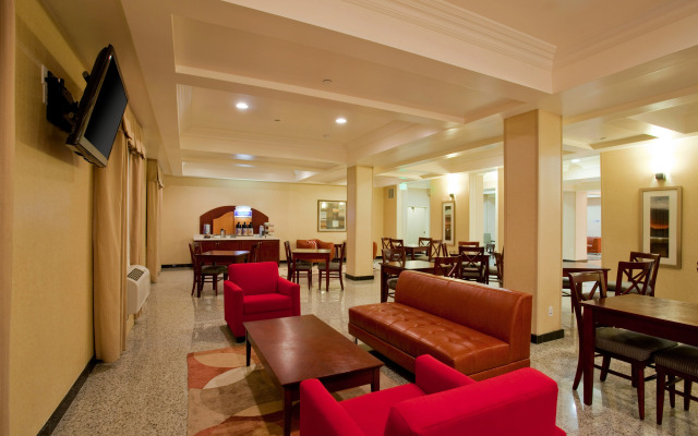 Holiday Inn Express Los Angeles Airport Hawthorne by IHG