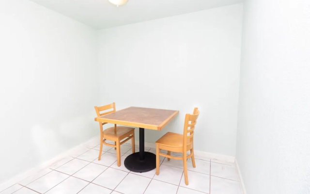 650 Studio Apartment Hollywood Beach