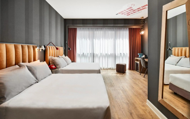 The Modernist Hotel