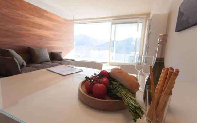 LookLake Suite One