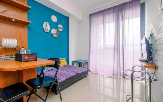 Homey and Comfortable 1BR Apartment at Royal Olive Residence