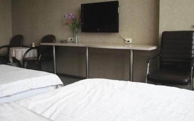 Jiuzhou Business Hotel(武汉市九洲商务宾馆)