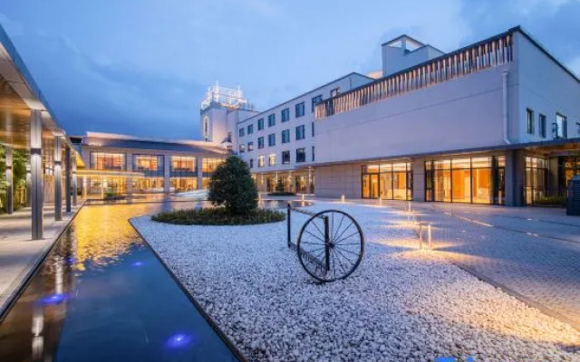 Suzhou Hengli Resort Hotel