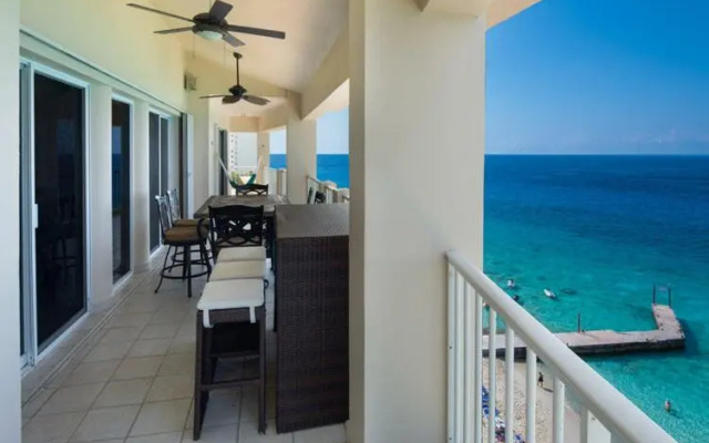 Cozumel Penthouse Condo-Las Brisas 702