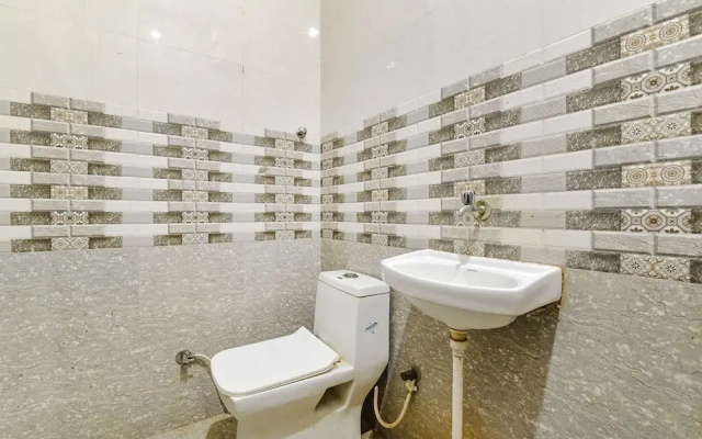 Fabhotel Maa Gayatri Sadan