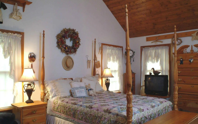 Tucker Peak Lodge