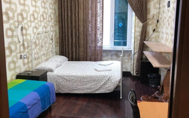 Friendhouse2