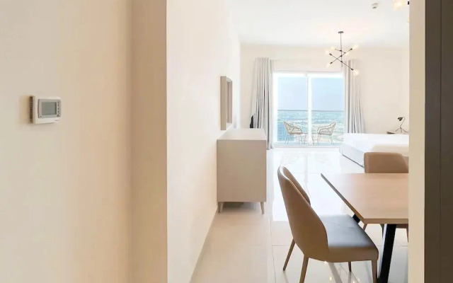 Gorgeous Studio With Balcony Business Bay