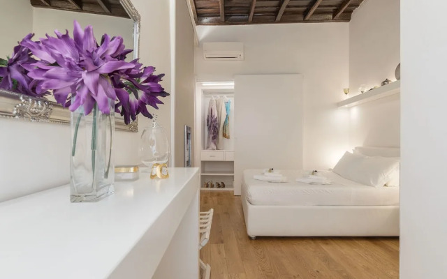 Leisure & Relax near Trevi Fountain