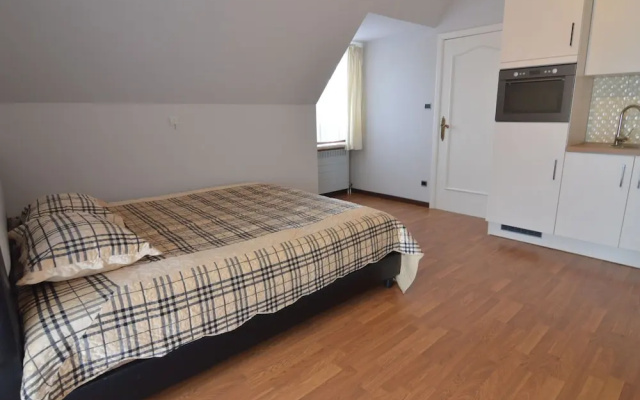 Charming Holiday Home with Hot Tub in Bree