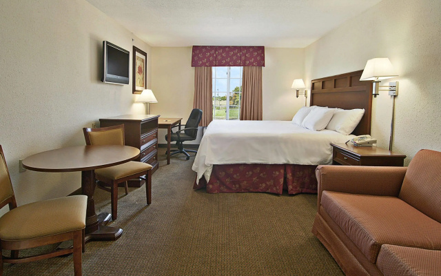 Super 8 by Wyndham Bowling Green North