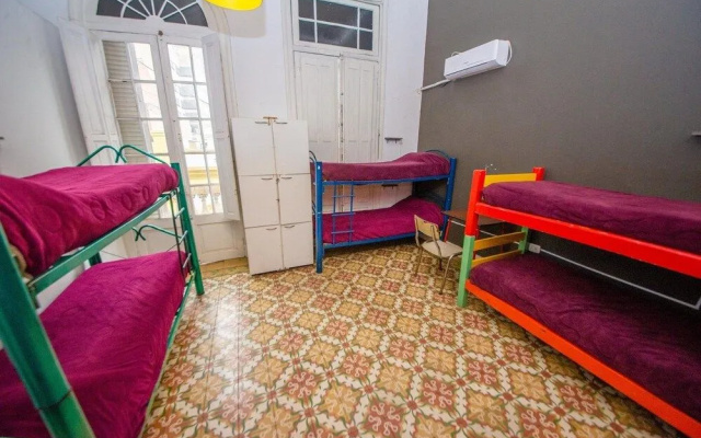 Hostel Alvear