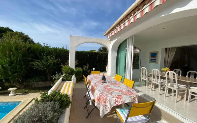 Villa 130m2, near St-Tropez, direct beach access