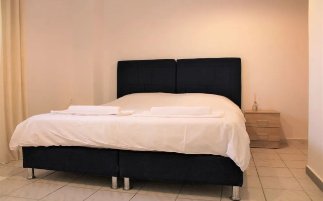 "kalamaki Plaza Apartments 'kalimera'"