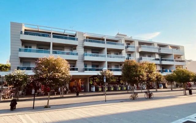 Spacious Accommodation With Terrace
