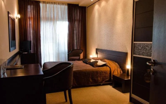 Hotel Ezeroto