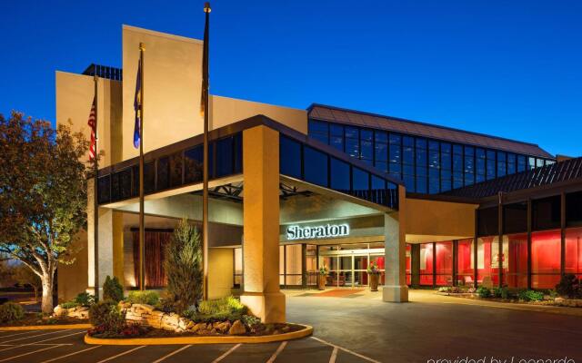 Отель Sheraton Bloomington Hotel США, Блумингтон - отзывы, цены и фото номеров - забронировать отель Sheraton Bloomington Hotel онлайн вид на фасад