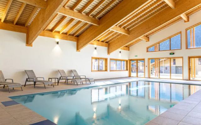 Luxurious apartment with balcony, ski lift 1.5 km away.