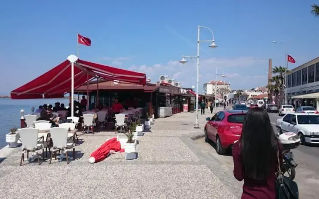 Mavi Beyaz Konuk Evi
