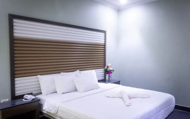 Crown Hotel Piarco